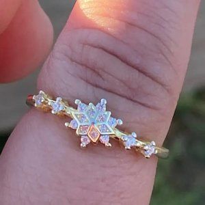 ** Sterling Silver Snowflake Delicate Ring Size 6